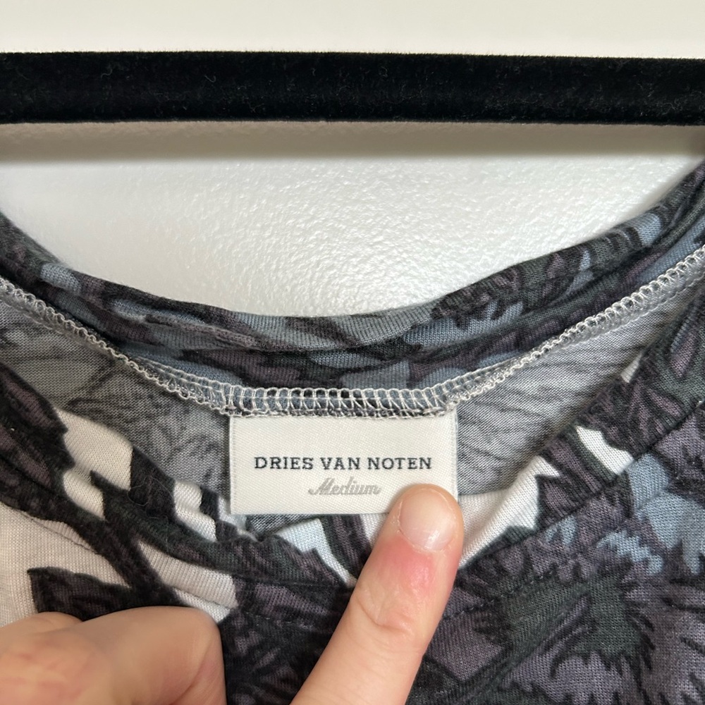 Dries Van Noten Black and White Asymmetrical Crop Blouse - Picture 2 of 6